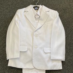 Nice white tops and bottoms for any occasion